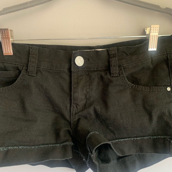 Super Cute Black Denim Shorts 🖤 - Picture 3 of 5